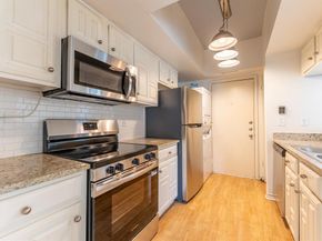 3105  san jacinto Street  210, Dallas Texas 75204