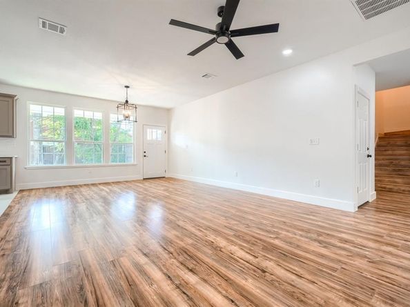 3322  Collins Boulevard , Garland Texas 75044