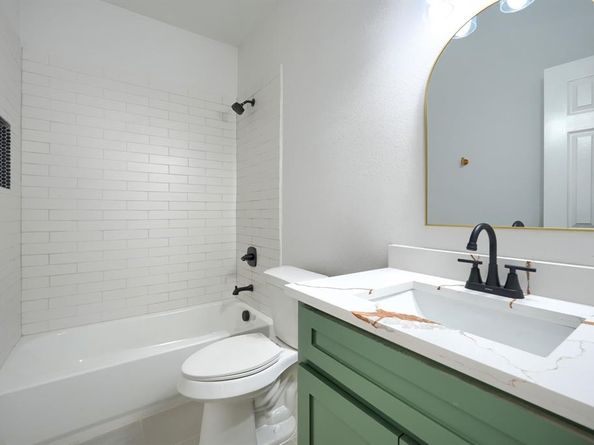 3322  Collins Boulevard , Garland Texas 75044