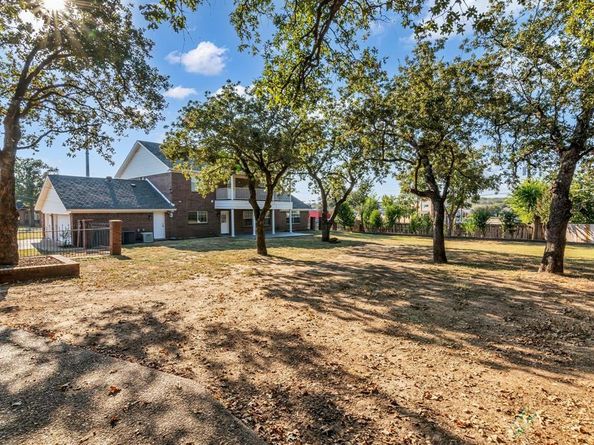 2620  Brookridge Drive , Hurst Texas 76054