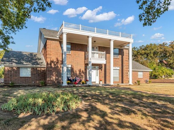 2620  Brookridge Drive , Hurst Texas 76054