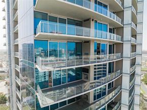 3130 N Harwood Street  2006, Dallas Texas 75201