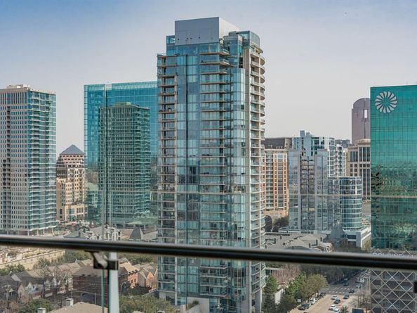 3130 N Harwood Street  2006, Dallas Texas 75201