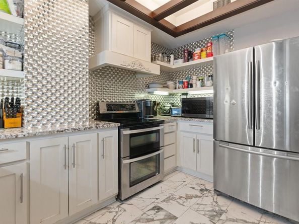 2100  Reflection Bay Drive , Arlington Texas 76013