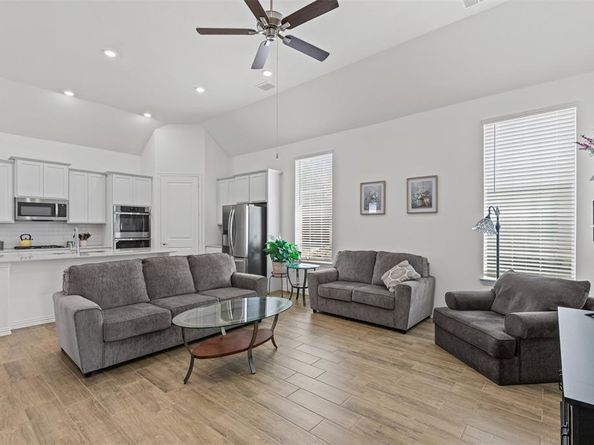 4747  Kings Garden Parkway , Arlington Texas 76005