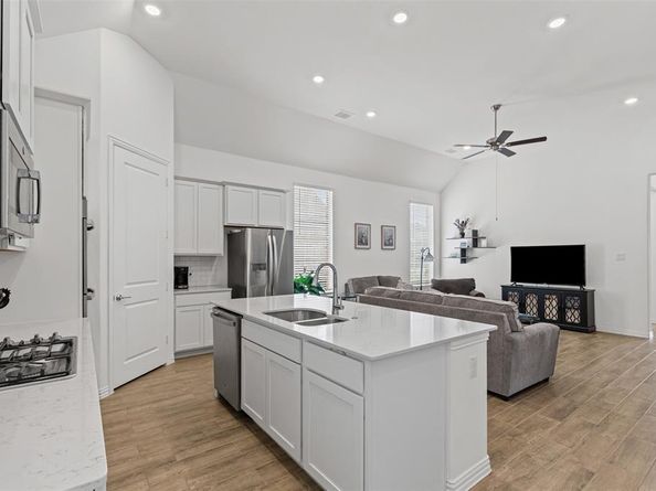 4747  Kings Garden Parkway , Arlington Texas 76005