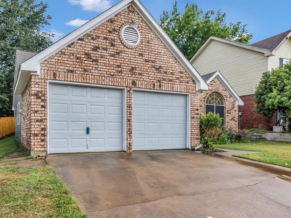 10101  Long Rifle Drive , Fort Worth Texas 76108