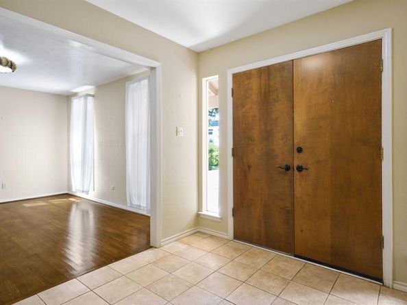 2901 N Sunbeck Circle , Farmers Branch Texas 75234