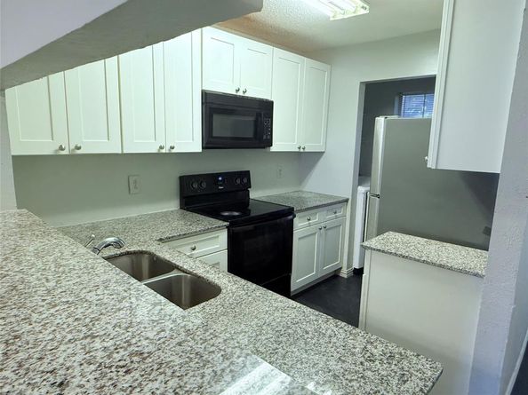 601  Carriagehouse Lane  A3, Garland Texas 75040