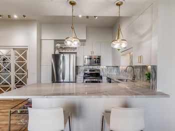 3225  Turtle Creek  