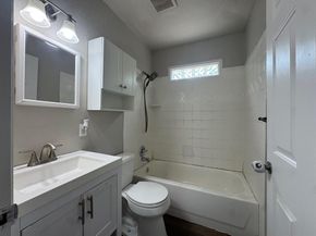 5633  Curzon Avenue , Fort Worth Texas 76107