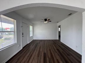 5633  Curzon Avenue , Fort Worth Texas 76107