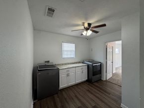 5633  Curzon Avenue , Fort Worth Texas 76107