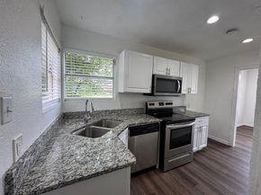 5633  Curzon Avenue , Fort Worth Texas 76107