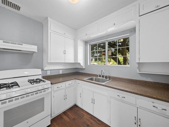 3324 W Clarendon Drive , Dallas Texas 75211