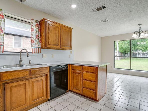 8613  Silver Creek Road , White Settlement Texas 76108