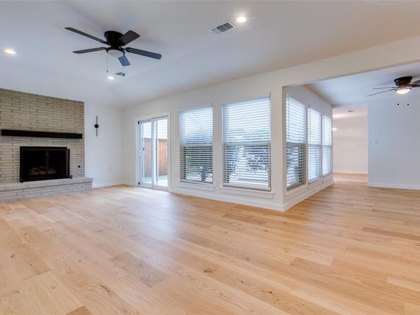 5014  Roundtable Lane , Garland Texas 75044