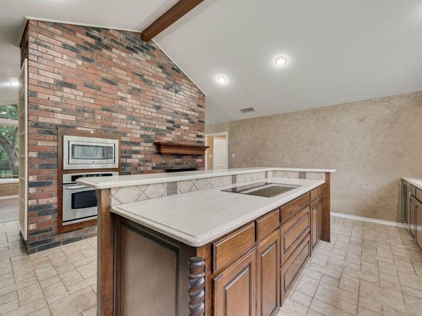 4500  Hacienda Drive , Arlington Texas 76017