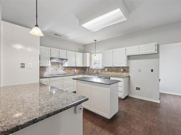 828  Rockefeller Lane , Allen Texas 75002