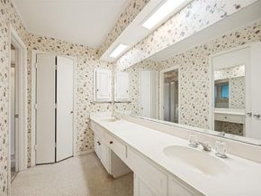 6727  Southpoint Drive , Dallas Texas 75248