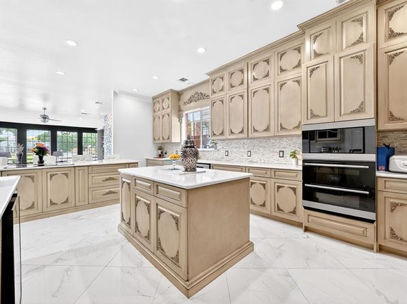 328  Leeward Circle , Azle Texas 76020
