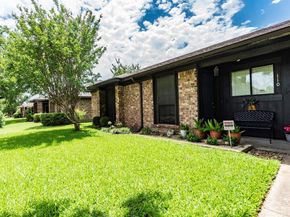 110 E Amberway Lane , Garland Texas 75040