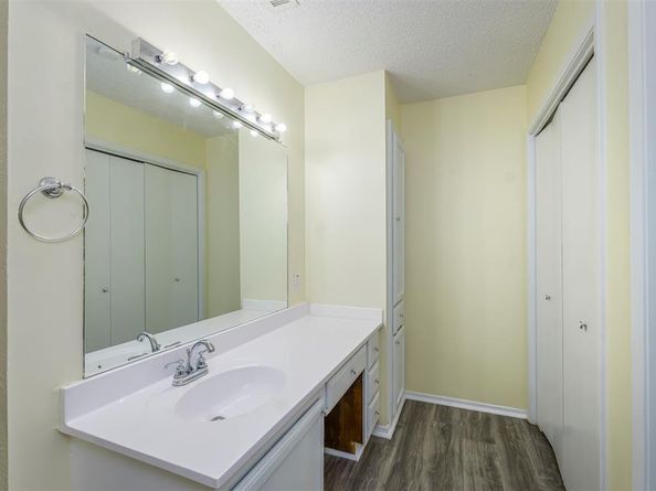 617  Rolling Ridge Court , Azle Texas 76020