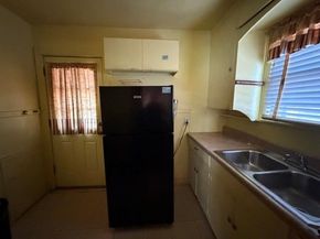 319  Avenue J  , Dallas Texas 75203
