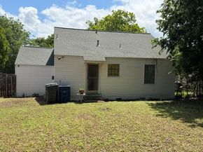 319  Avenue J  , Dallas Texas 75203