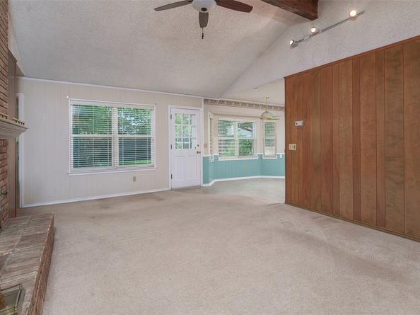 1008  Rocky Canyon Road , Arlington Texas 76012