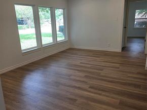2108  Blake Avenue , Dallas Texas 75228