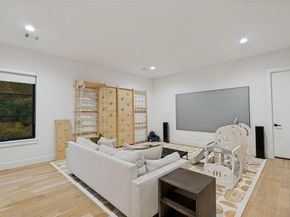 9885  Mixon Drive , Dallas Texas 75220