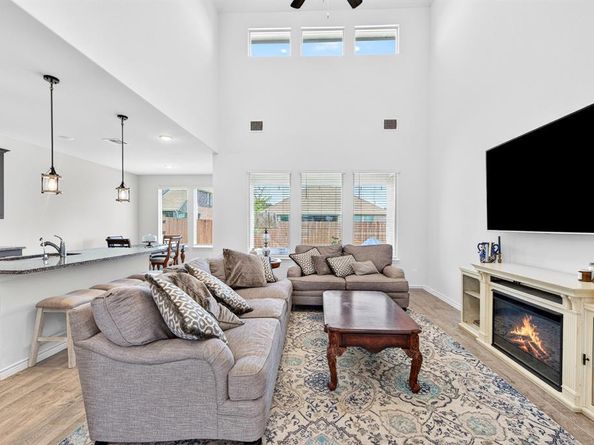 920  Arkan Lane , Fort Worth Texas 76120