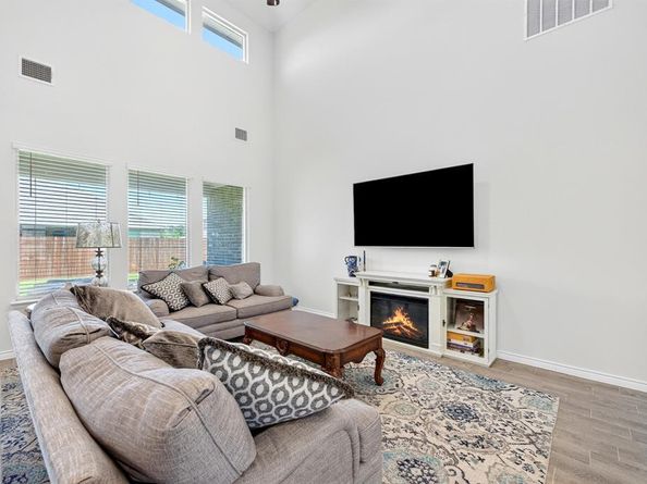 920  Arkan Lane , Fort Worth Texas 76120