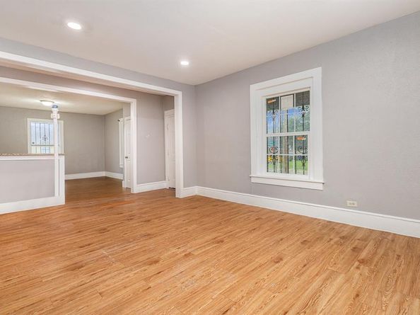 2602  Lenway Street , Dallas Texas 75215