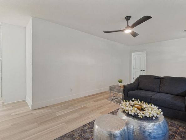 2212  Piedmont Street , Irving Texas 75061