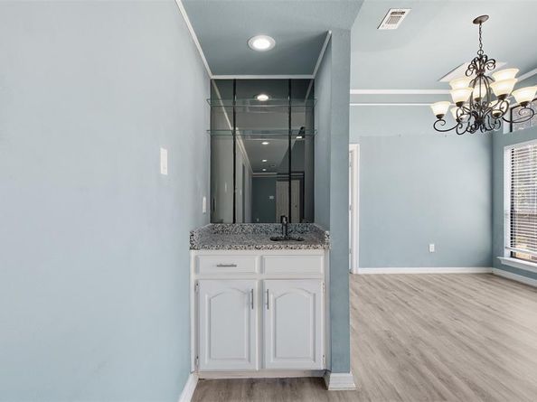 1308  Carver Lane , Irving Texas 75061