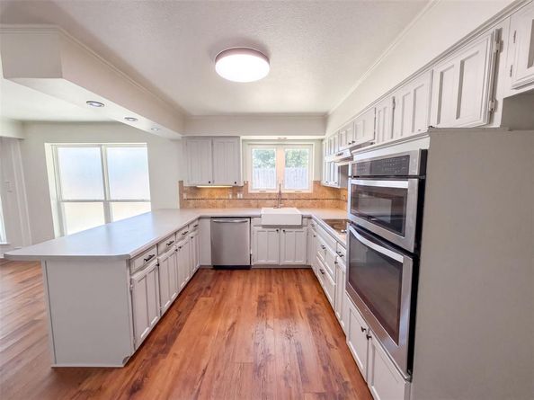 1208  Hillcrest Drive , Euless Texas 76039