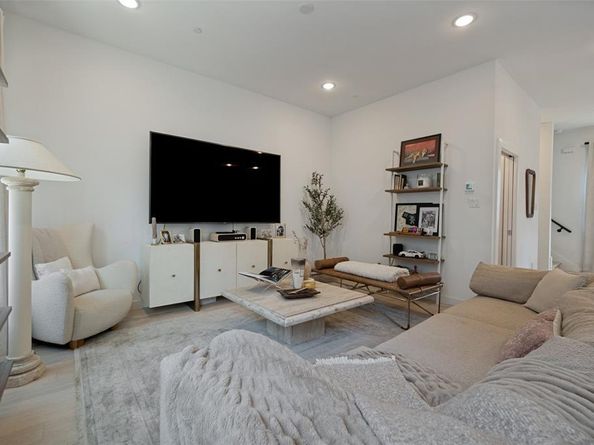 427 W 10th Street  601, Dallas Texas 75208