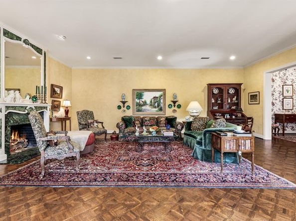 17  Stonecourt Circle , Dallas Texas 75225