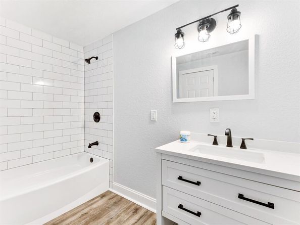 3435  Avenue M  , Fort Worth Texas 76105