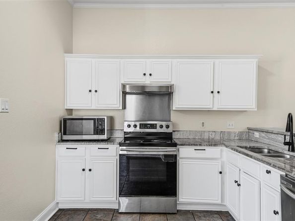 1064  The Meadows Parkway , DeSoto Texas 75115