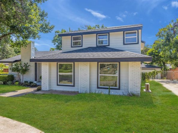 1820  Cedar Crest Boulevard , Dallas Texas 75203