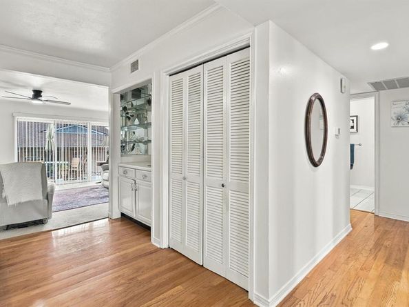 15930  Stillwood Street  2070, Dallas Texas 75248
