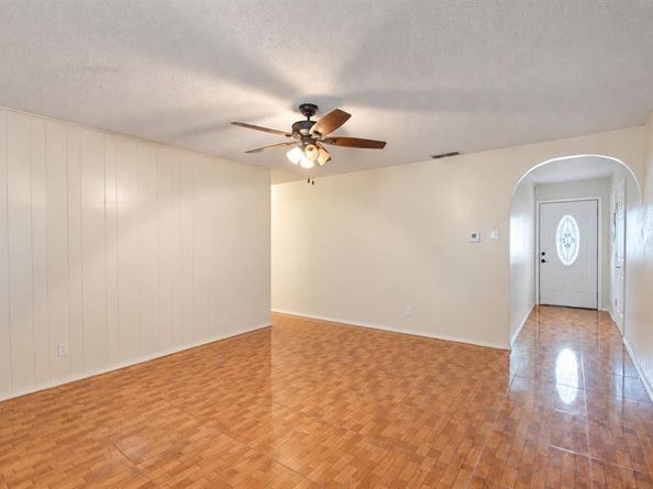 1910  R Avenue , Plano Texas 75074