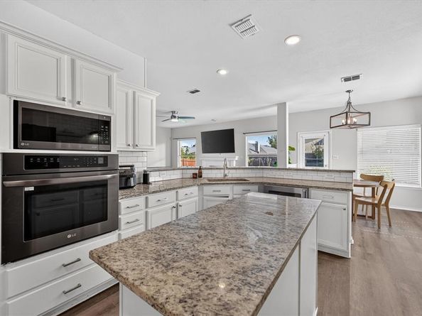 1004  Bonanza Drive , Arlington Texas 76001