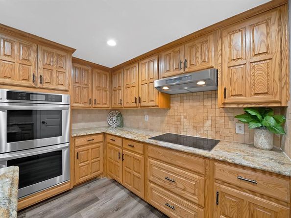 306 E Rochelle Boulevard , Irving Texas 75062