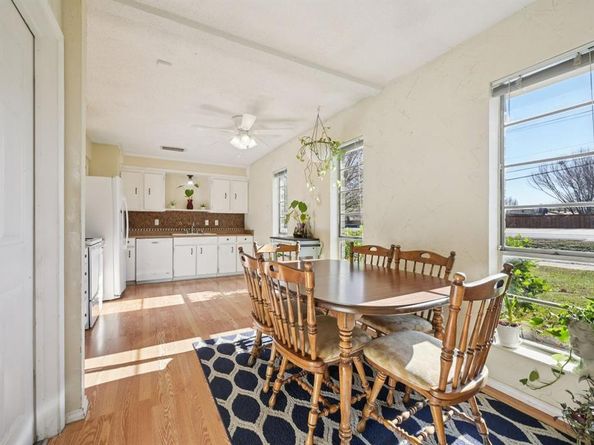 1021  Pleasant Valley Road , Garland Texas 75040