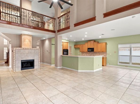 808  Sabona Drive , DeSoto Texas 75115