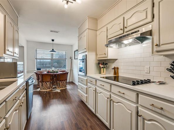 8013  Carrick Street , Benbrook Texas 76116